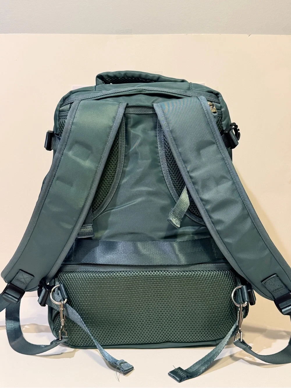 NWT Sinaliy Green Travel/Laptop Backpack with Travel Pouch